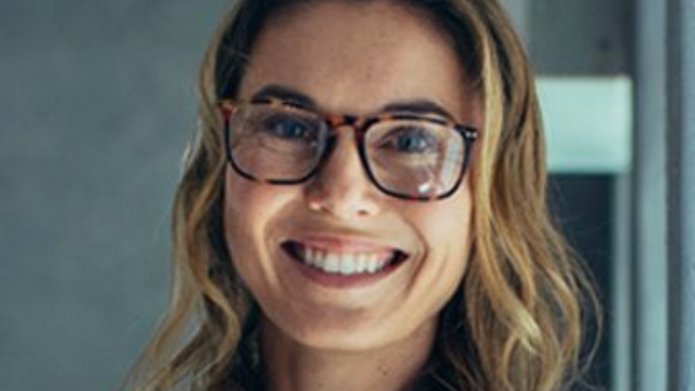 kobieta uśmiechnięta